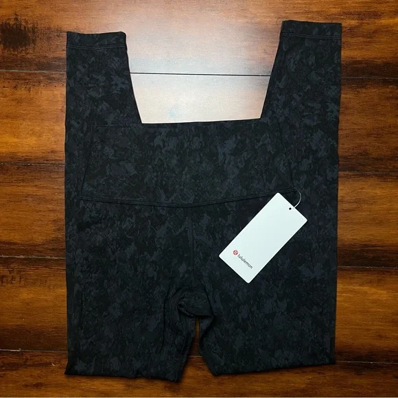 Lululemon Align High-Rise Pant 28"
Hideaway Camo Deep Coal Multi - Picture 4 of 5